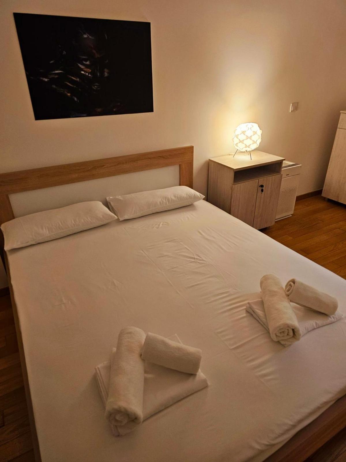 Eva'S Premium Apartments Скопие Екстериор снимка
