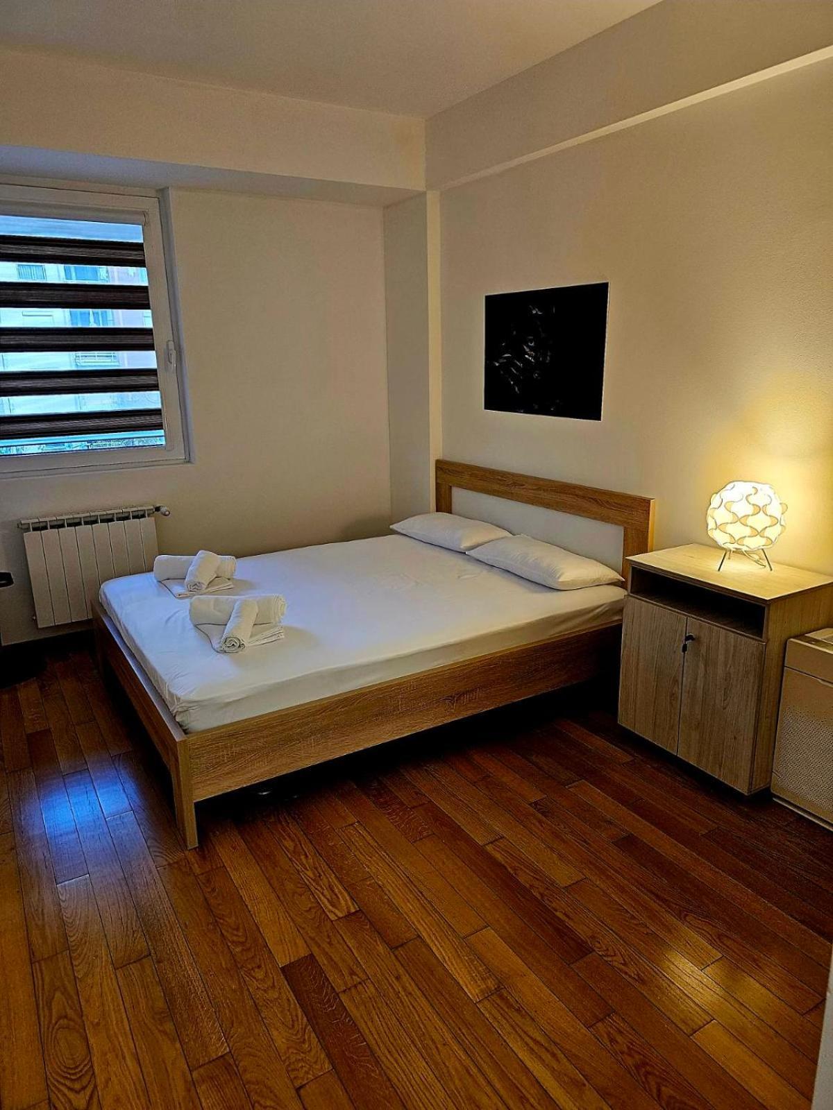Eva'S Premium Apartments Скопие Екстериор снимка